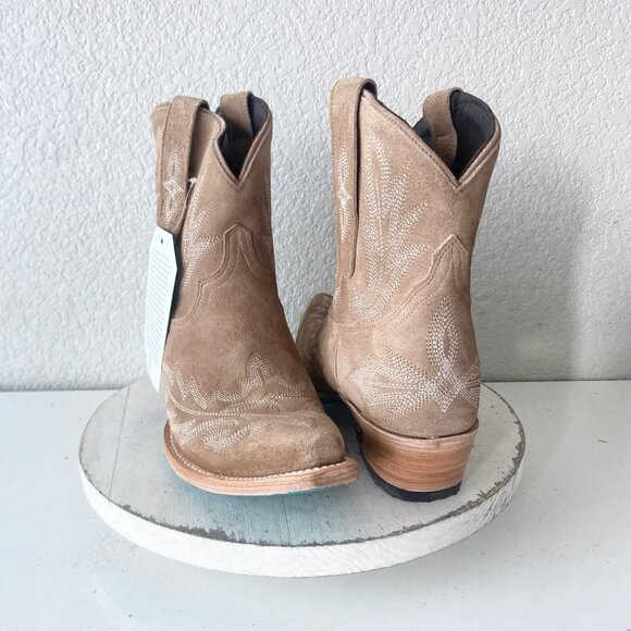 Lane LEXINGTON Womens Cowboy Bootie 9 Latte Suede Western Cowgirl Short Boots - Picture 1 of 11